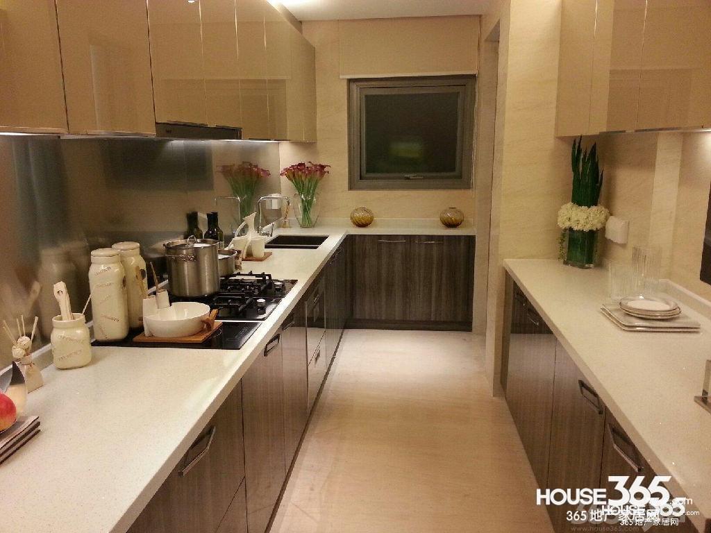 【涟城 李嘉诚旗下产业 地理位置好 属于商务、