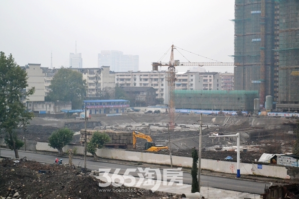 东方龙城清荷苑工程进度（2016年10月摄）