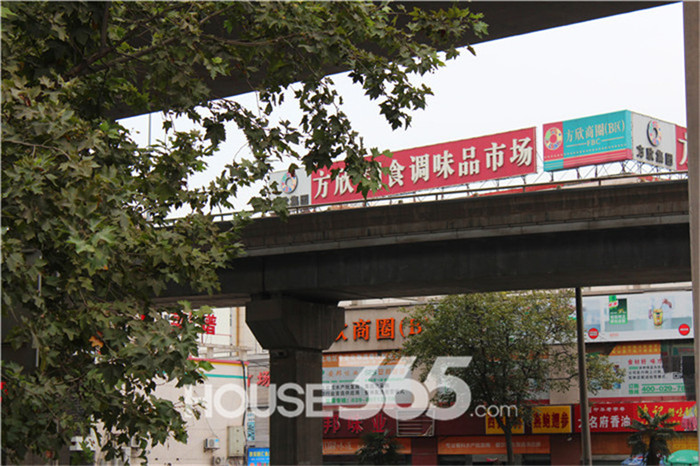 西安方欣集团下辖西安市冷冻厂,西安市肉联肉食加工厂,西安市肉制品厂